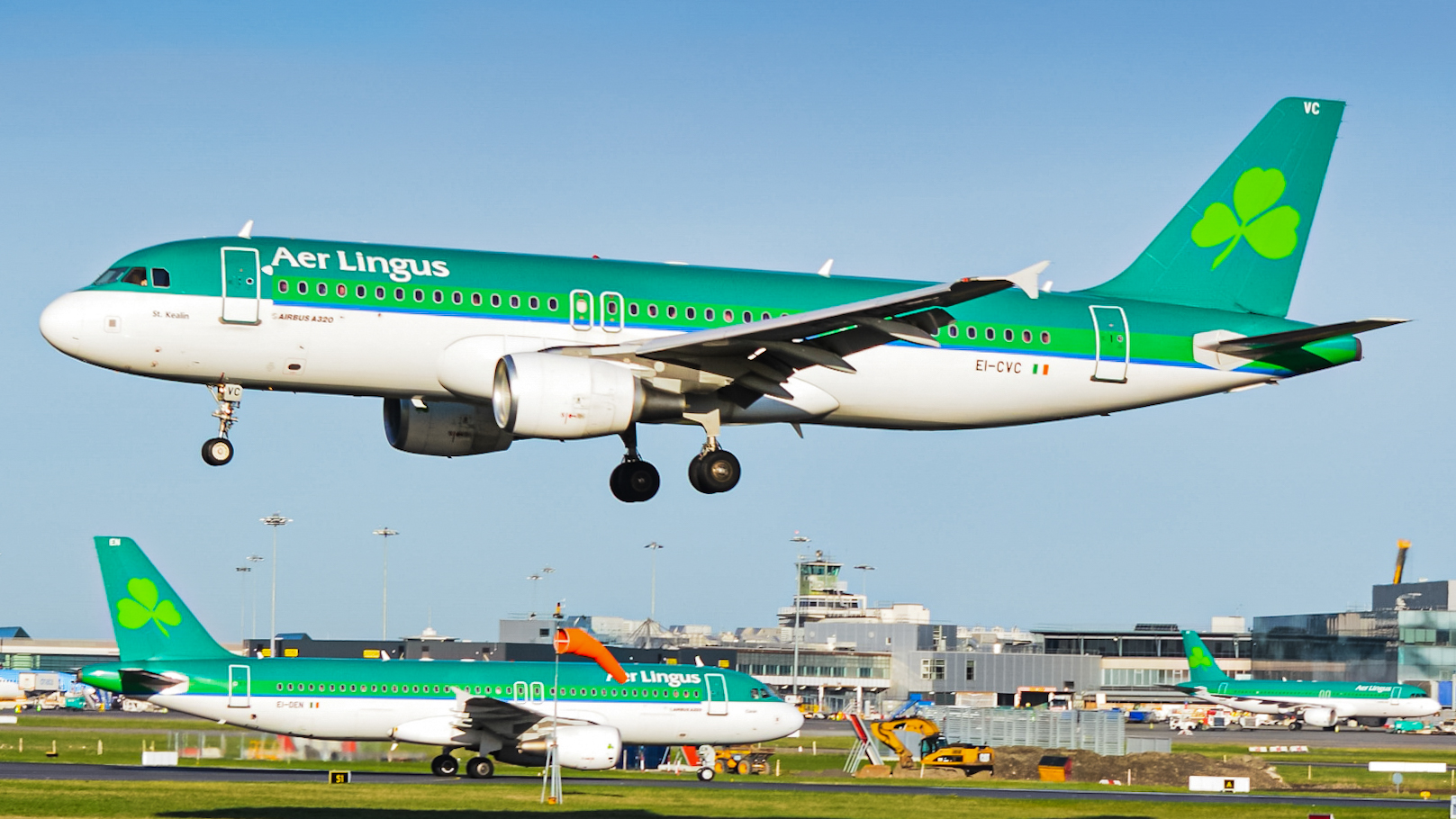 Full size: Aer Lingus Airbus A320 EI-CVC at Dublin International Airport